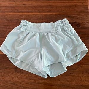Lululemon hottie hot 2.5in shorts